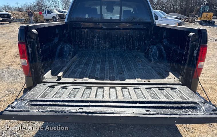 image for item EC4556 2007 Ford F150 Ext. Cab pickup truck