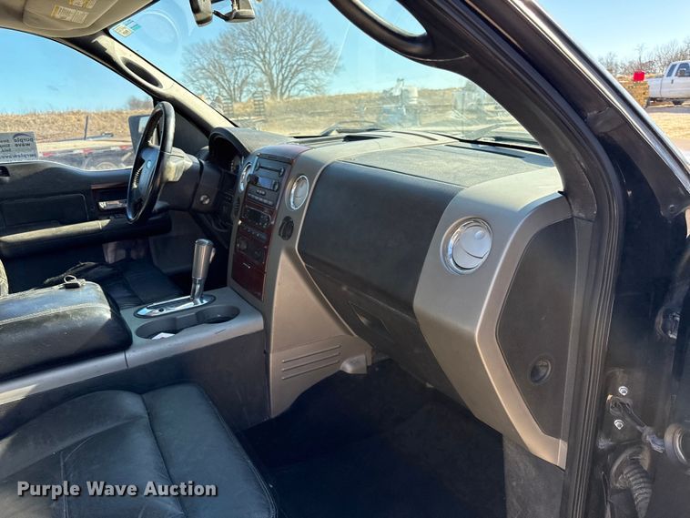 image for item EC4556 2007 Ford F150 Ext. Cab pickup truck