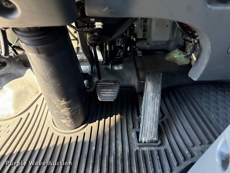 image for item EC8280 2017 Isuzu NRR box truck