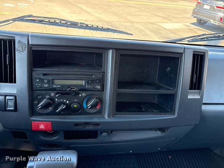 image for item EC8280 2017 Isuzu NRR box truck