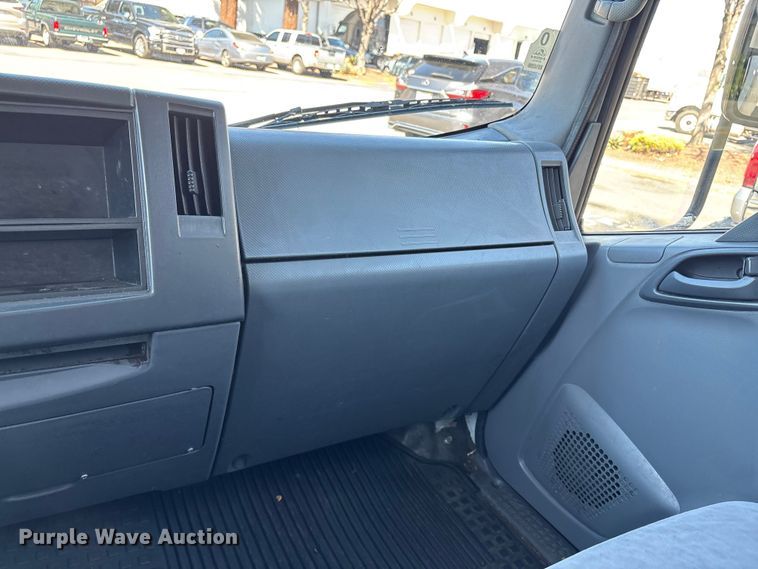 image for item EC8280 2017 Isuzu NRR box truck