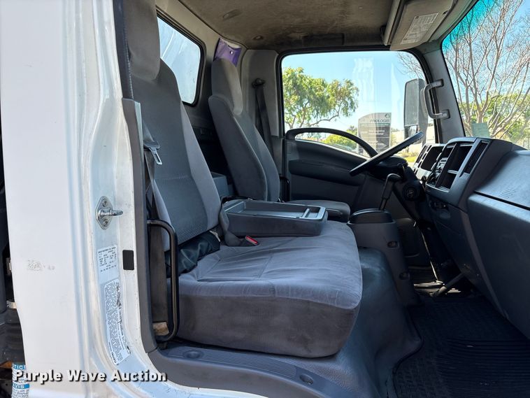 image for item EC8280 2017 Isuzu NRR box truck