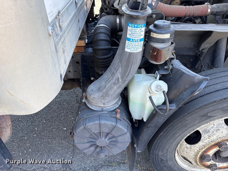 image for item EC8280 2017 Isuzu NRR box truck