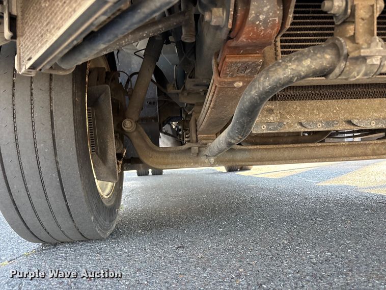 image for item EC8280 2017 Isuzu NRR box truck