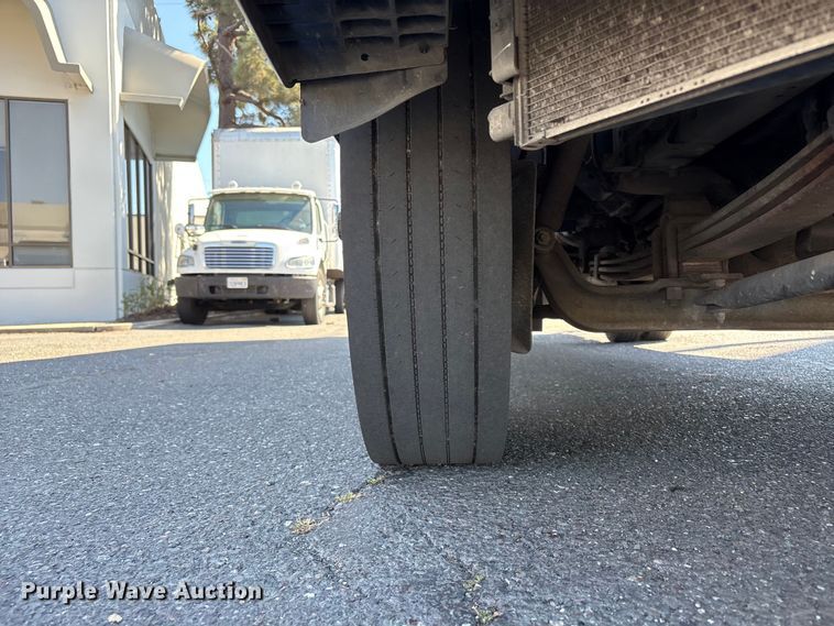 image for item EC8280 2017 Isuzu NRR box truck