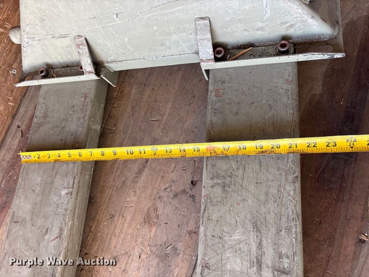 image for item EC8280 2017 Isuzu NRR box truck