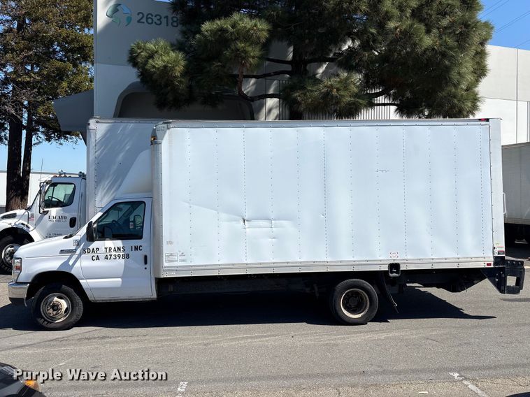 image for item EC8281 2017 Ford E450 box truck