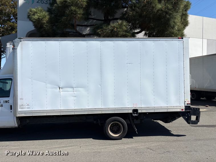 image for item EC8281 2017 Ford E450 box truck