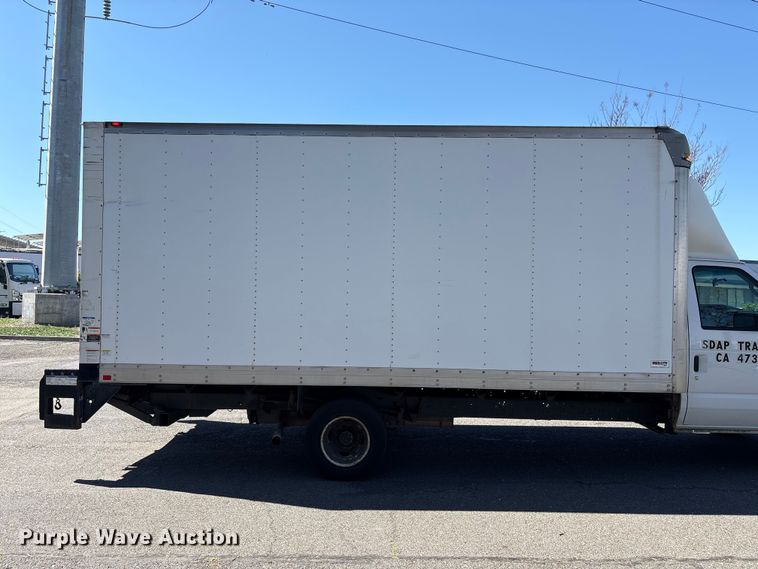 image for item EC8281 2017 Ford E450 box truck