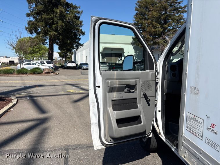 image for item EC8281 2017 Ford E450 box truck