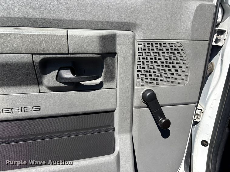 image for item EC8281 2017 Ford E450 box truck