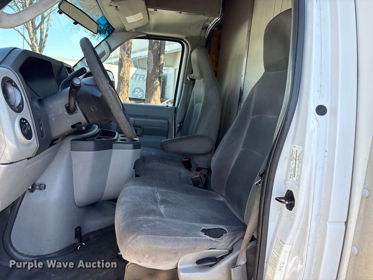 image for item EC8281 2017 Ford E450 box truck