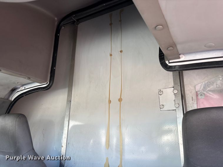 image for item EC8281 2017 Ford E450 box truck