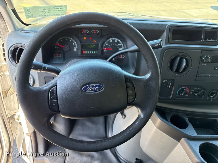 image for item EC8281 2017 Ford E450 box truck