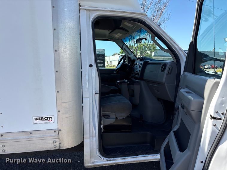 image for item EC8281 2017 Ford E450 box truck