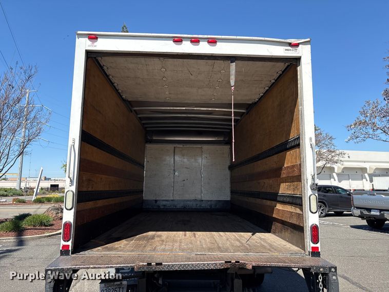 image for item EC8281 2017 Ford E450 box truck