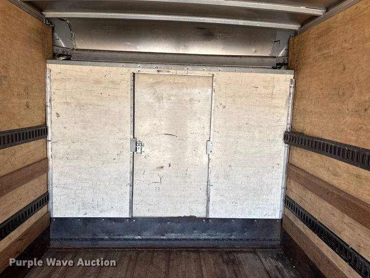 image for item EC8281 2017 Ford E450 box truck