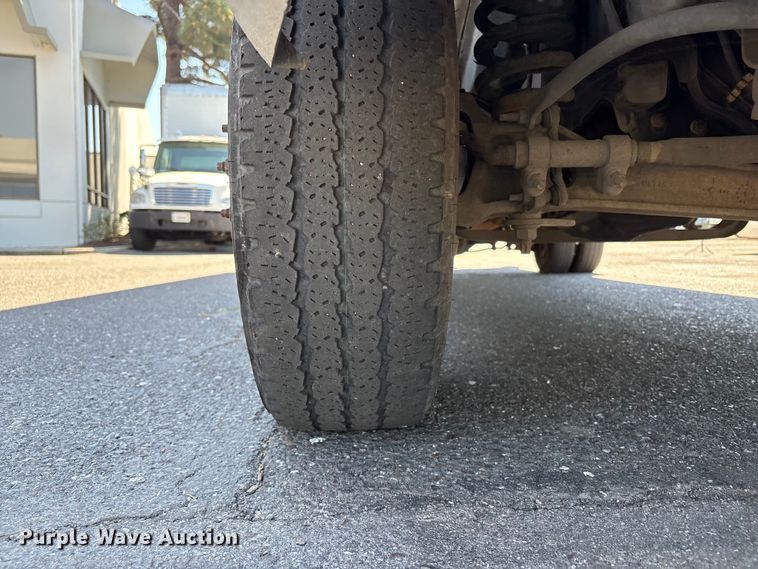 image for item EC8281 2017 Ford E450 box truck