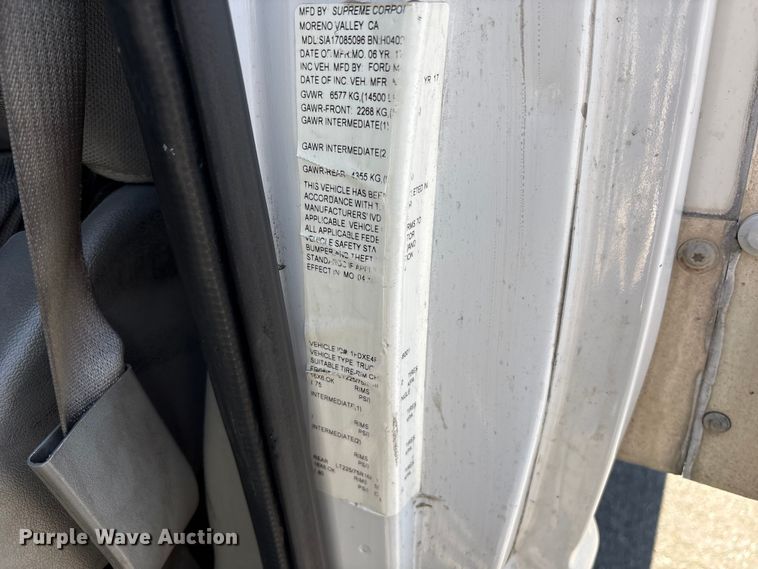 image for item EC8281 2017 Ford E450 box truck