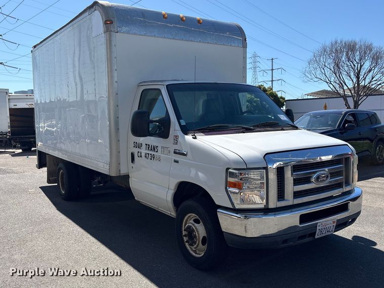 image for item EC8283 2015 Ford E350 Super Duty box truck