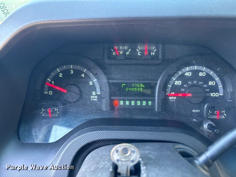 image for item EC8283 2015 Ford E350 Super Duty box truck