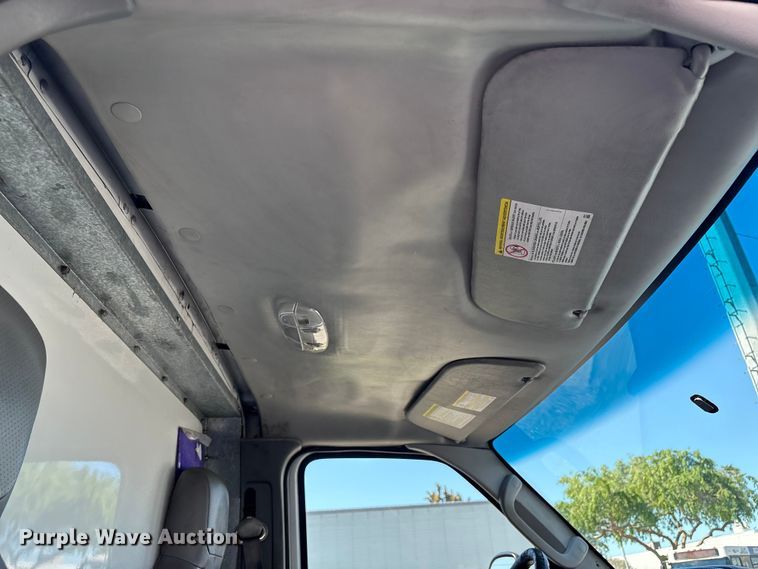 image for item EC8283 2015 Ford E350 Super Duty box truck