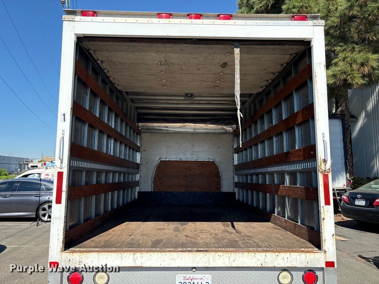 image for item EC8283 2015 Ford E350 Super Duty box truck