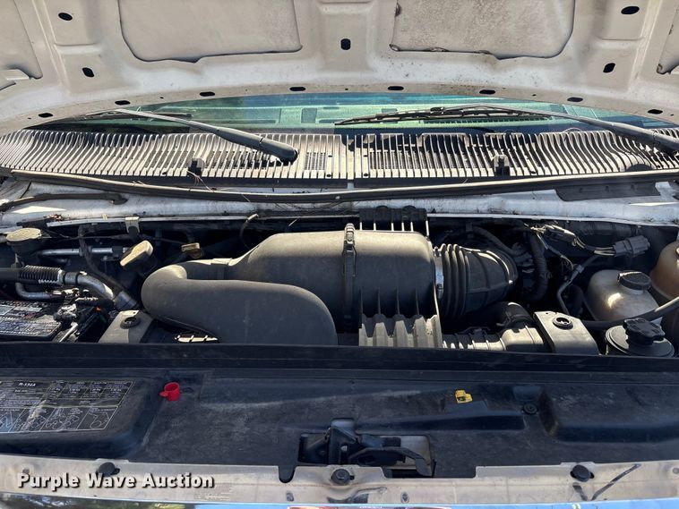 image for item EC8283 2015 Ford E350 Super Duty box truck