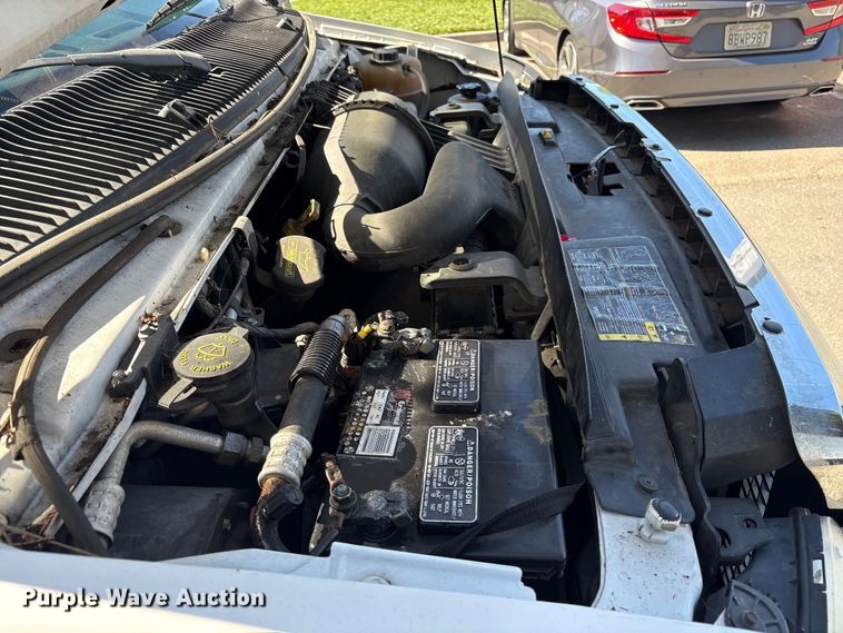 image for item EC8283 2015 Ford E350 Super Duty box truck