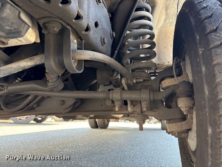 image for item EC8283 2015 Ford E350 Super Duty box truck