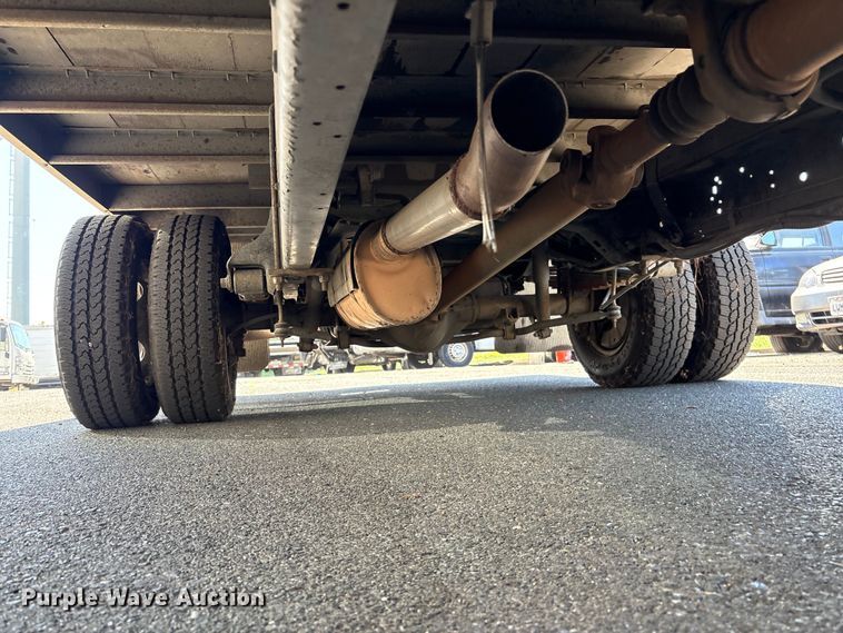 image for item EC8283 2015 Ford E350 Super Duty box truck