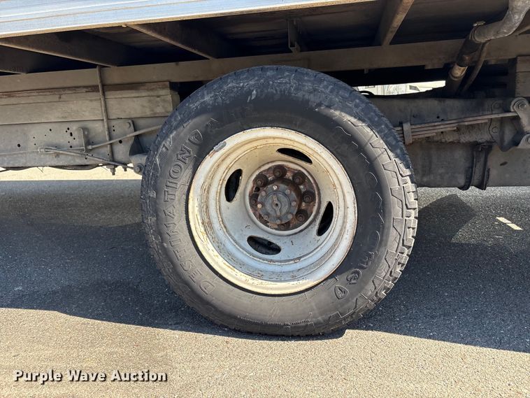 image for item EC8283 2015 Ford E350 Super Duty box truck