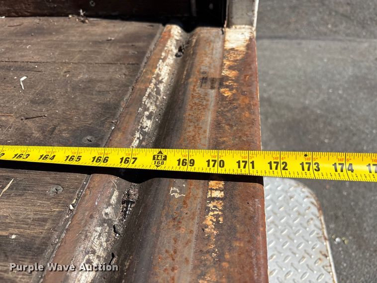 image for item EC8283 2015 Ford E350 Super Duty box truck