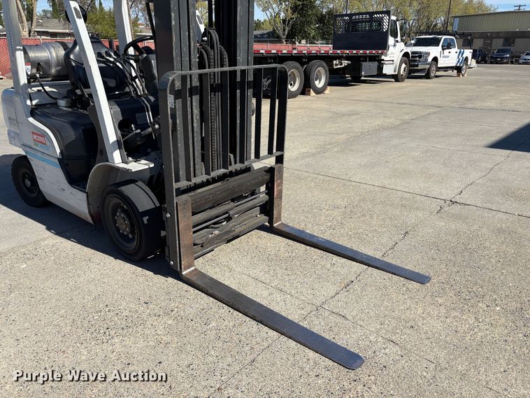 image for item EC8286 2017 UniCarriers PF50 forklift