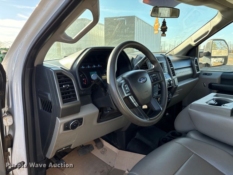 image for item EC8301 2019 Ford F250 Super Duty Ext. Cab utility bed pickup truck