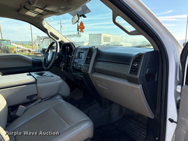 image for item EC8301 2019 Ford F250 Super Duty Ext. Cab utility bed pickup truck