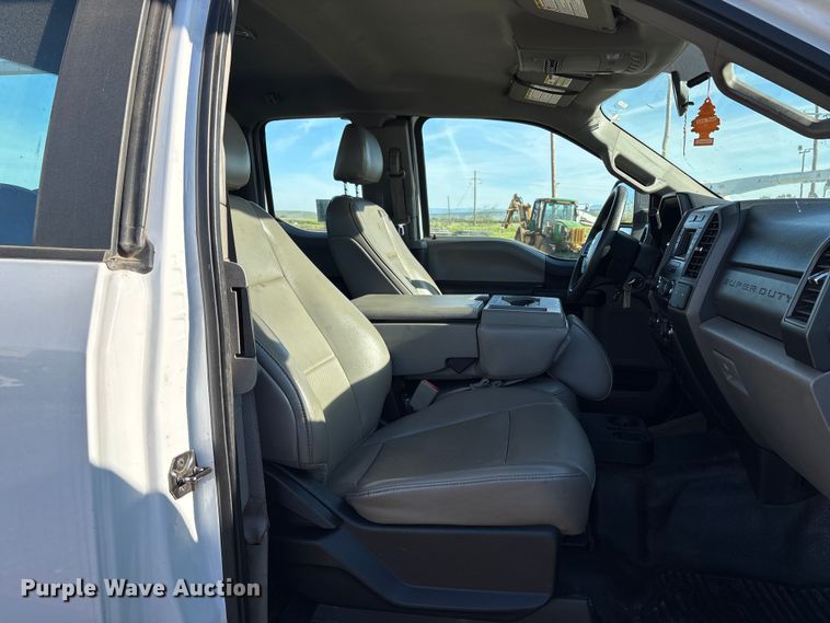 image for item EC8301 2019 Ford F250 Super Duty Ext. Cab utility bed pickup truck