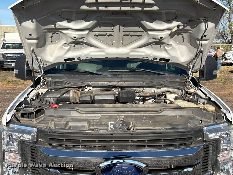 image for item EC8301 2019 Ford F250 Super Duty Ext. Cab utility bed pickup truck