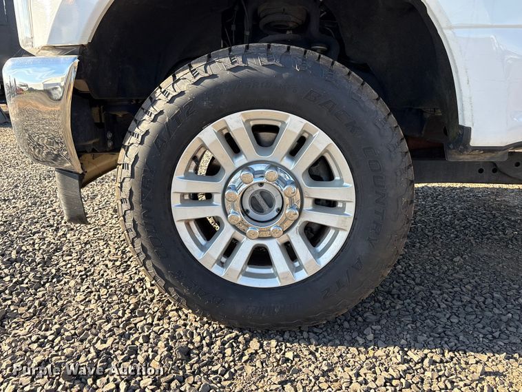 image for item EC8301 2019 Ford F250 Super Duty Ext. Cab utility bed pickup truck