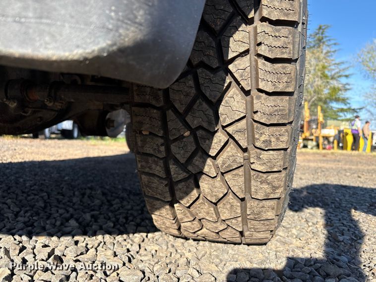 image for item EC8301 2019 Ford F250 Super Duty Ext. Cab utility bed pickup truck