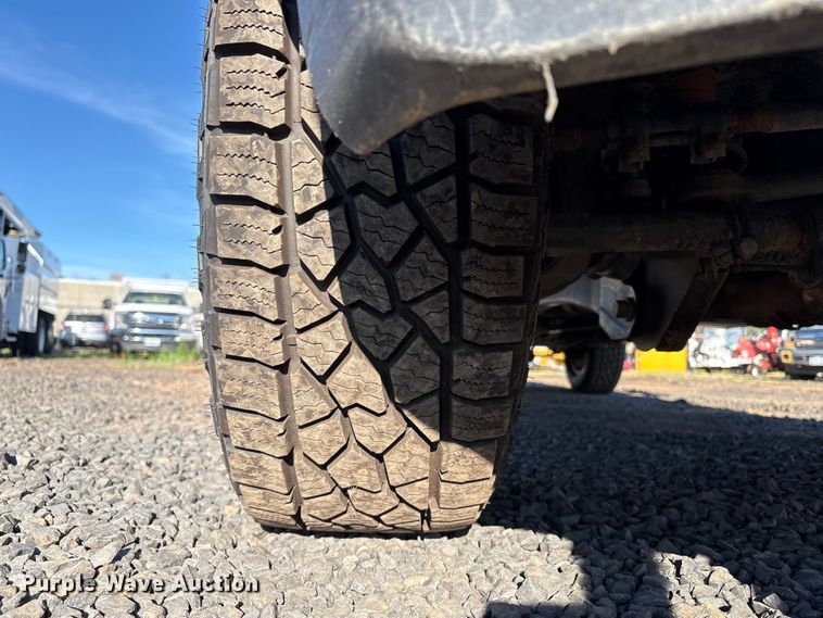 image for item EC8301 2019 Ford F250 Super Duty Ext. Cab utility bed pickup truck