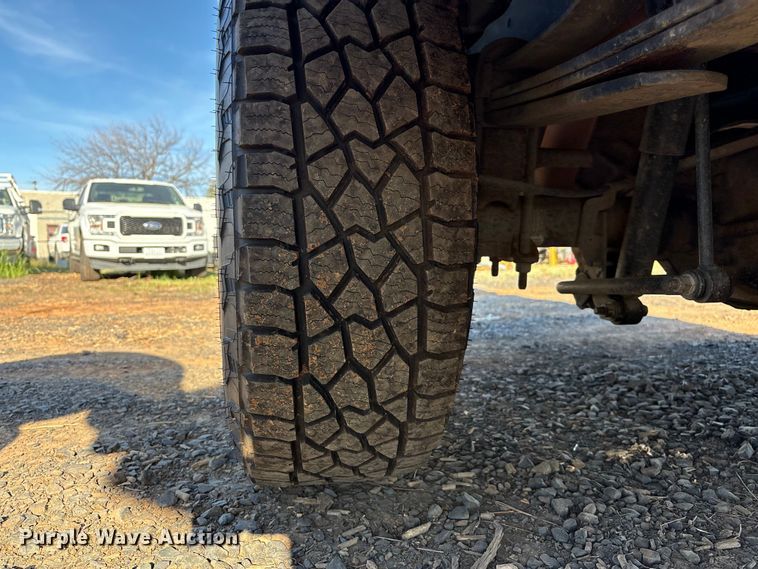 image for item EC8301 2019 Ford F250 Super Duty Ext. Cab utility bed pickup truck