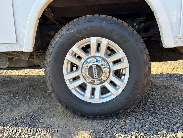 image for item EC8301 2019 Ford F250 Super Duty Ext. Cab utility bed pickup truck