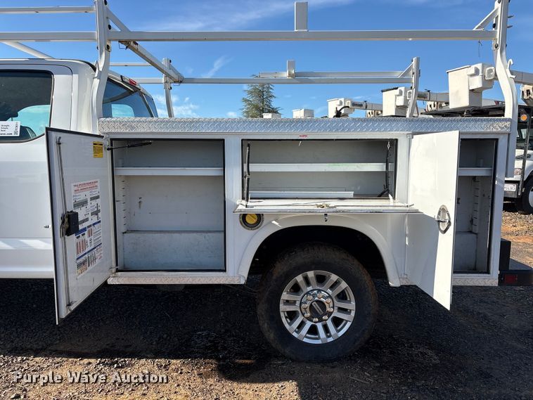image for item EC8311 2019 Ford F250 Super Duty Ext. Cab utility bed pickup truck