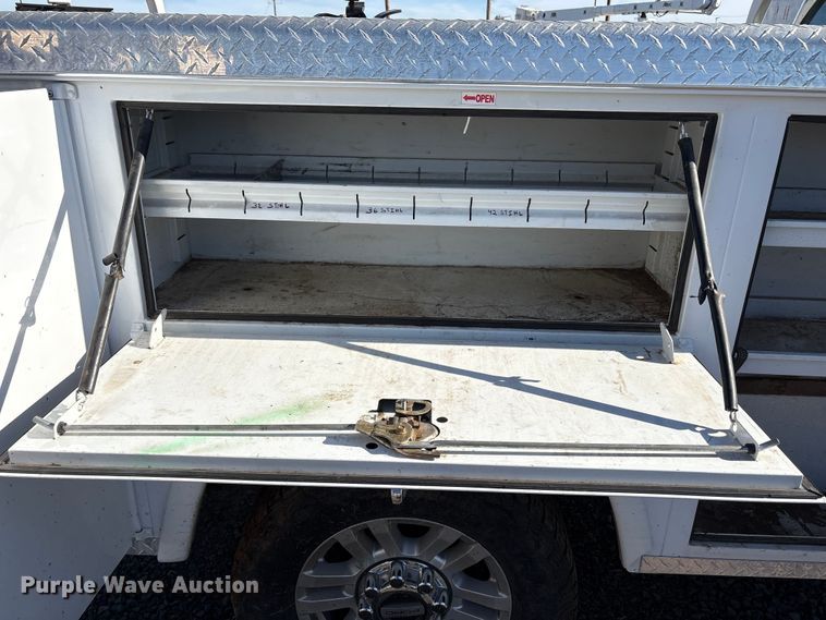 image for item EC8311 2019 Ford F250 Super Duty Ext. Cab utility bed pickup truck