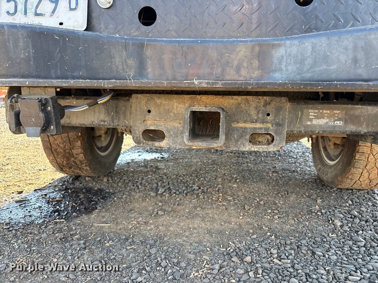 image for item EC8311 2019 Ford F250 Super Duty Ext. Cab utility bed pickup truck