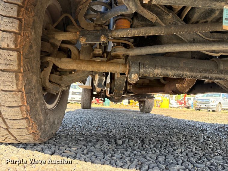 image for item EC8311 2019 Ford F250 Super Duty Ext. Cab utility bed pickup truck