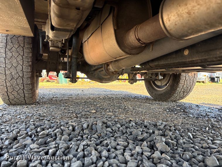 image for item EC8311 2019 Ford F250 Super Duty Ext. Cab utility bed pickup truck