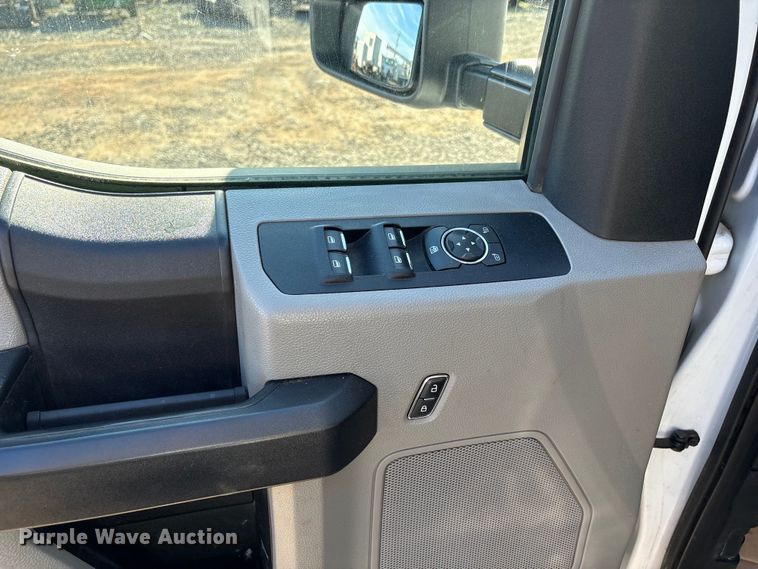 image for item EC8311 2019 Ford F250 Super Duty Ext. Cab utility bed pickup truck