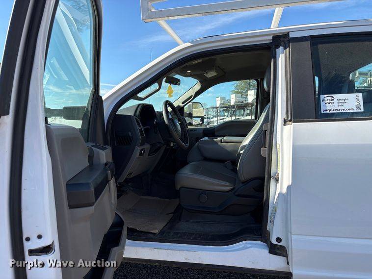 image for item EC8311 2019 Ford F250 Super Duty Ext. Cab utility bed pickup truck